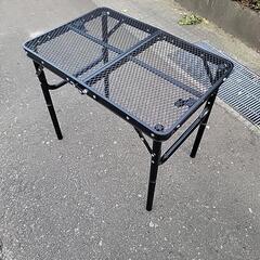 アウトドアテーブル

の画像