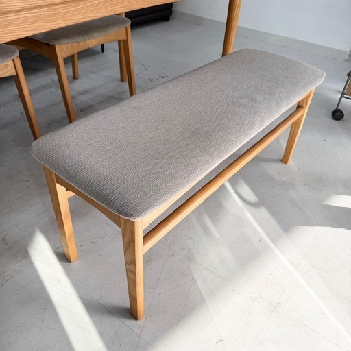 【超美品‼️】ウニコ 150cm幅4人掛けダイニングテーブルセット(トゥルク) 片側ベンチ オーク材 ナチュラルブラウン♪