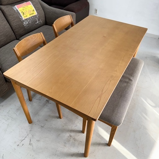 【超美品‼️】ウニコ 150cm幅4人掛けダイニングテーブルセット(トゥルク) 片側ベンチ オーク材 ナチュラルブラウン♪