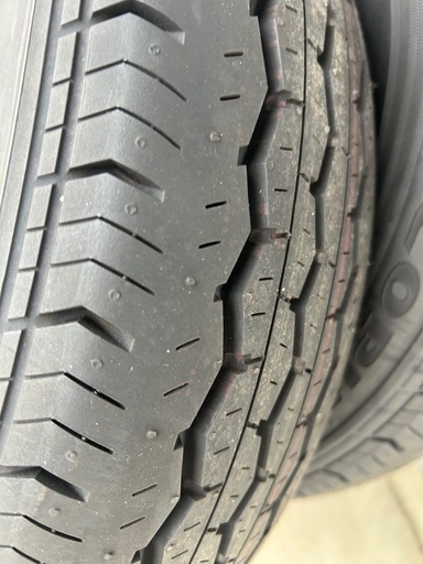 ハイエース　タイヤ　195/80/R15  ブリヂストン