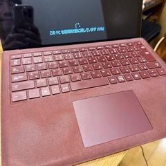 Microsoft surfaceラップトップの画像