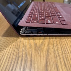 Microsoft surfaceラップトップの画像