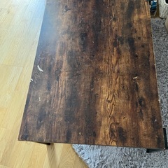 木のテーブルの画像