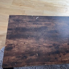 木のテーブルの画像