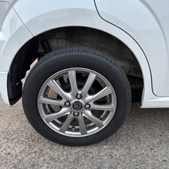 売約済みです！直ぐ乗れます！人気のパールホワイト！日産モコアイドリングストップ付き！内外綺麗です！夏アルミタイヤと冬用スタッドレス付き！車検8年9月末までタップリあり！各所点検済み！今年度自動車税込み！総額18万円の画像