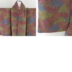 小紋 裂取りに花文様 袷 広衿 赤茶色 正絹 仕立て上がり カジュアル着物 身丈150cm 【キモノオフ野々市若松店】の画像