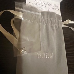 未使用K18YGキュービックピアス2点TSUTSUMIの画像