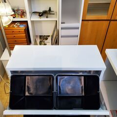 スチール製 4分別 フラップ式 ダストボックス 薄型 スリム ゴミ箱 ホワイト◆幅66㎝×奥行25㎝×高さ93㎝★近隣配送無料 買取帝国 朝霞店の画像