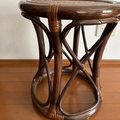 予約あり　籐製の椅子　イス