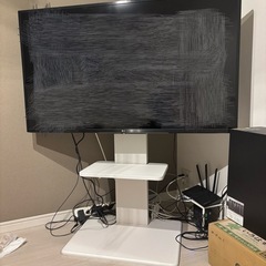 【美品】壁寄せTVスタンド　テレビ台　ロータイプ 棚付き ホワイト の画像