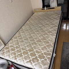 アイリスオーヤマ　宮付ベット＋コイルマットレス