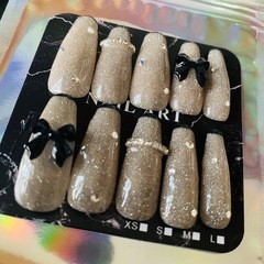 フラッシュゴールドリボン・ストーンネイルチップ