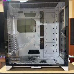 Lian Li 011 Dynamic XL-W ROG PCケースの画像