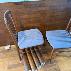 テーブルと椅子4つセット