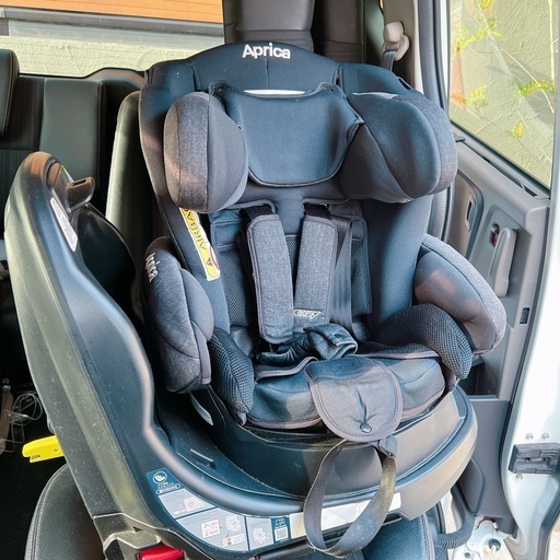 【美品】アップリカ フラディアグロウ ISOFIX