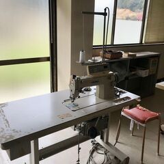 工業用ミシン（JUKI)