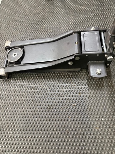 中古　低床フロアジャッキ4トン　ダブルピストン