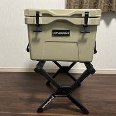 クーラーボックスとスタンドセット
