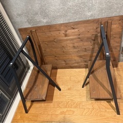 アンティークテーブルの画像