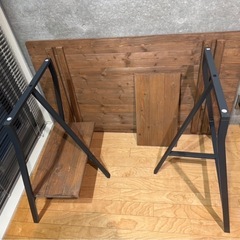 アンティークテーブルの画像