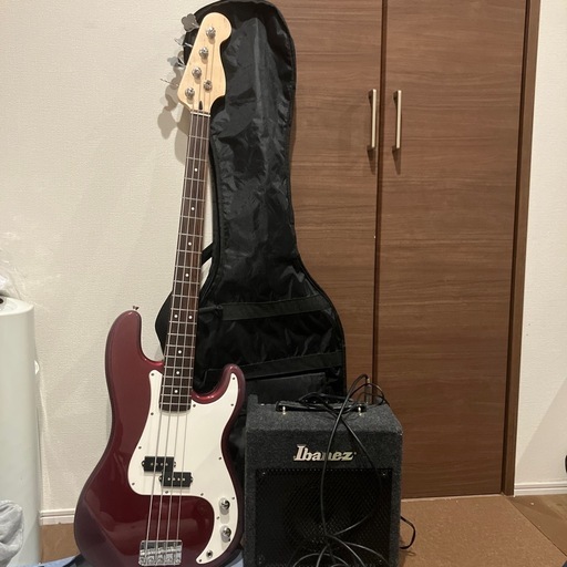 エレキベースとアンプセット