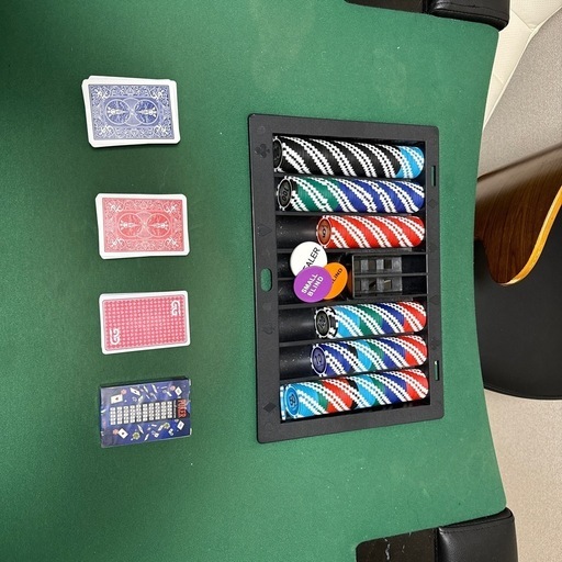 ポーカーテーブル