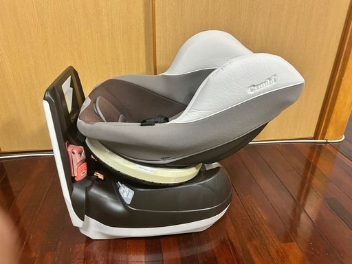 Combi チャイルドシート