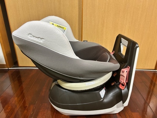 Combi チャイルドシート