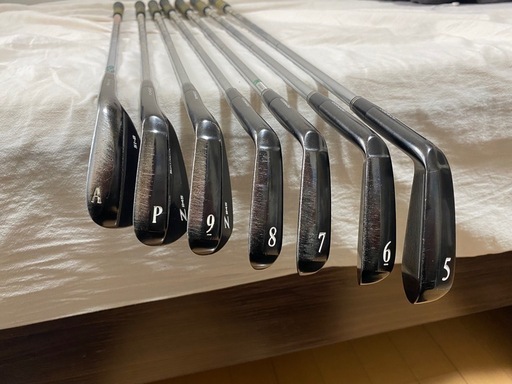 スリクソン　Z945アイアンセット& Z745 AW ブラックカラー