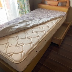 シングルベッドと2人用ソファ譲りますの画像