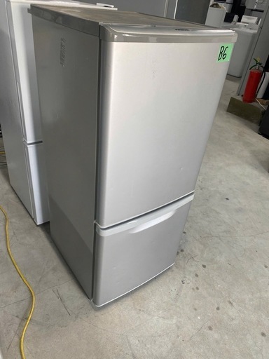 NO B6 福岡市内配送設置無料✨パナソニック Panasonic 冷蔵庫（138L・右開き）シルバー NR-B143W-S