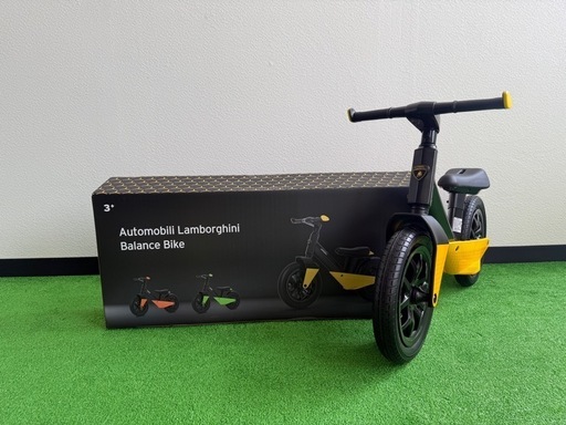 新品未使用Lamborghini バランスバイク ブラック・イエロ　ギフト箱付き