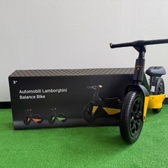 新品未使用Lamborghini バランスバイク ブラック・イエロ　ギフト箱付きの画像