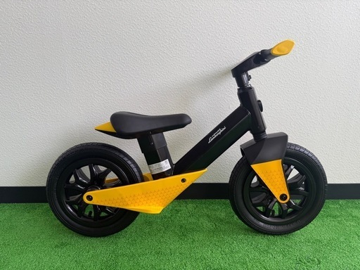 新品未使用Lamborghini バランスバイク ブラック・イエロ　ギフト箱付き