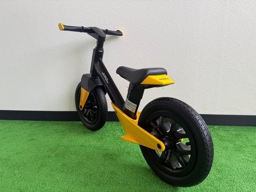 新品未使用Lamborghini バランスバイク ブラック・イエロ　ギフト箱付き