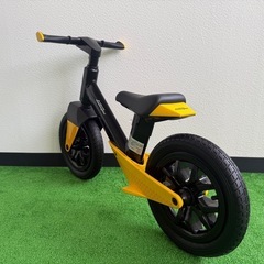 新品未使用Lamborghini バランスバイク ブラック・イエロ　ギフト箱付きの画像