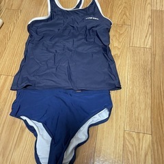 スイミングスーツ