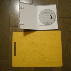 ねんど板・クレヨン・おうち縁日(スーパーボール,キラキラうちわ ,ヨーヨー ,マリーちゃん,ウッディ)・DVD 他 セットの画像