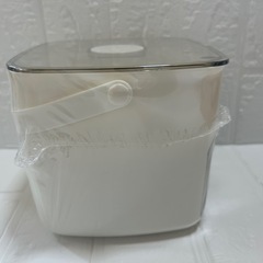 製氷皿 蓋と容器付き 冷たい飲み物用の製氷型をプレスして保管の画像
