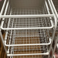 ikea 衣装収納３つ