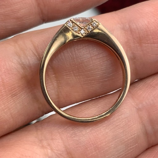 K18PG ダイヤモンドリング　プリンセスカット　3.9g 約11.5号　鑑定書付き