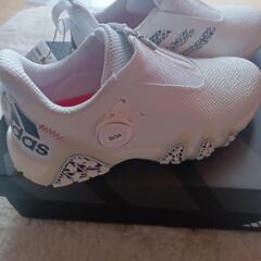 adidasゴルフシューズの画像