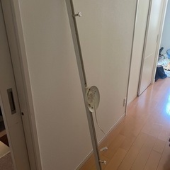 天井につけるぶら下がりライトのレールの画像