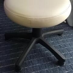 イス ナカバヤシ ラウンドチェア 3台 RZR-2 通販サイトで1台8千円ぐらいの画像