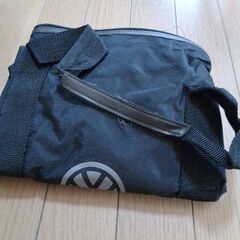 フォルクスワーゲン　VOLKS WAGEN クラッチバッグ入り折り畳みスポーツバッグ(旅行用等も)　未使用　ナイロン　の画像