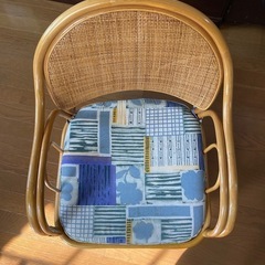 竹製回転座椅子の画像