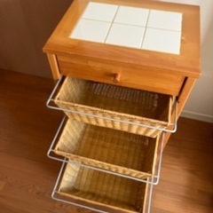 【3/27引取りに来て下さる方限定】キッチンワゴン　引き出しカゴ•キャスター付きの画像