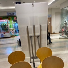 イーゼルの画像