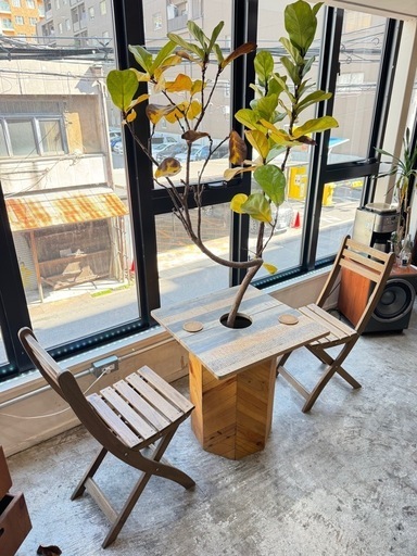 カフェテーブル