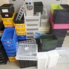 【100円コンテナ】使用品処分いたします。の画像